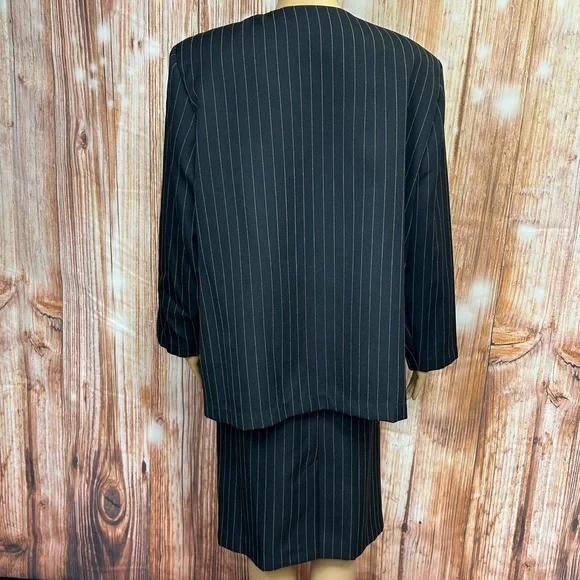 Vintage Positive Attitude Pinstriped Plus Size‎ Polyester Skirt Suit - Picture 7 of 12